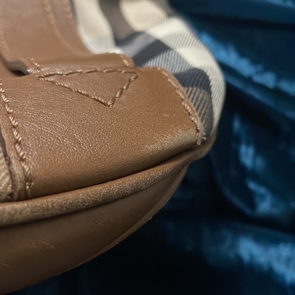 Burberry purse - Picture 9 of 9